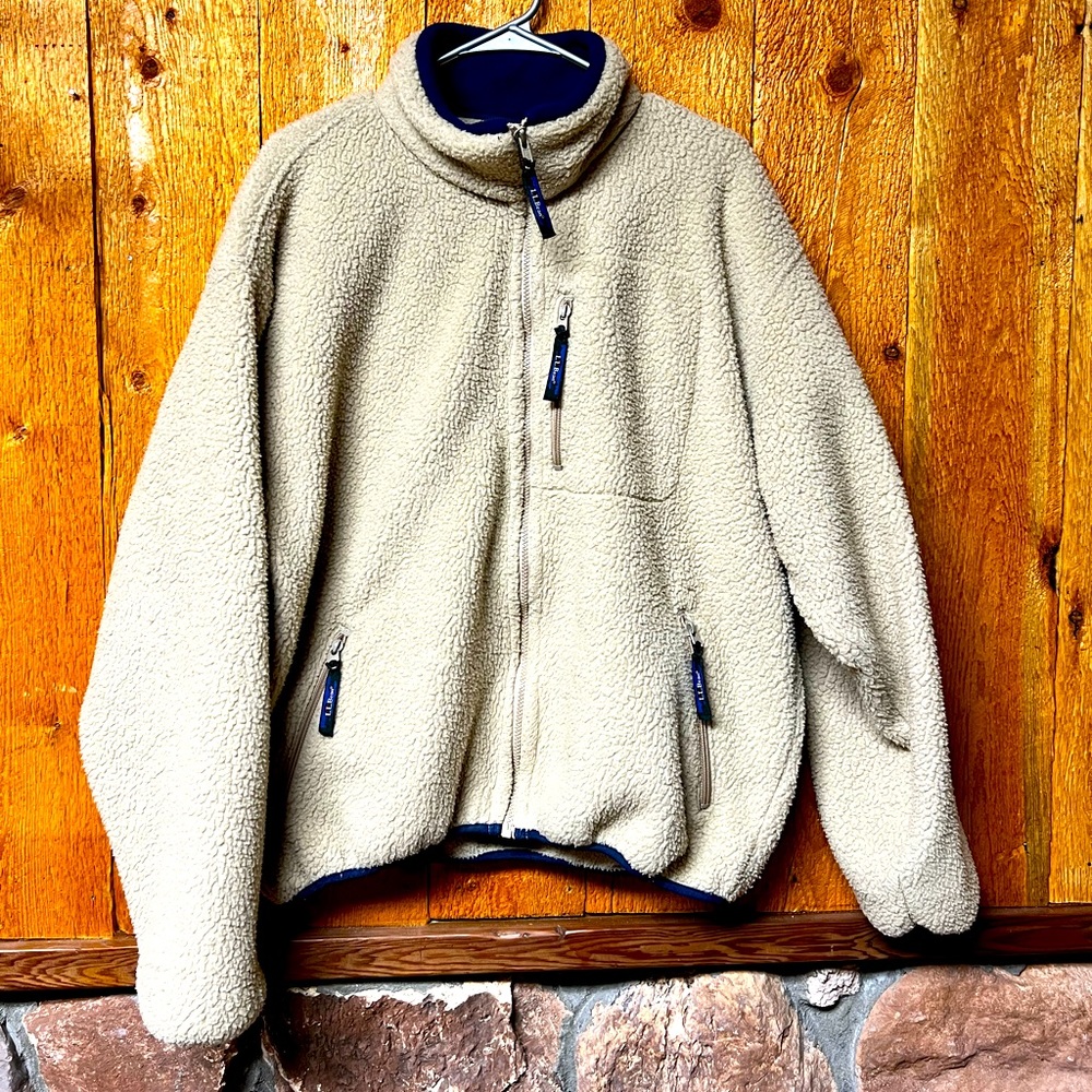 Vintage 90’s LL Bean Sherpa fleece in Men’s L